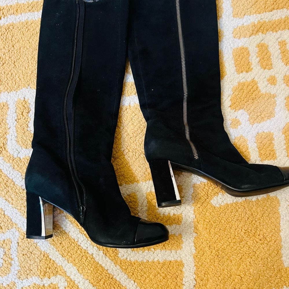 Elegant Black Knee-High Boots